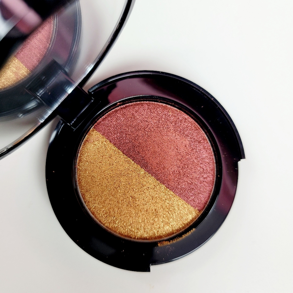 Flirt THIS ORE THAT  Molten Chic Metallic Eyeshadow Duo
